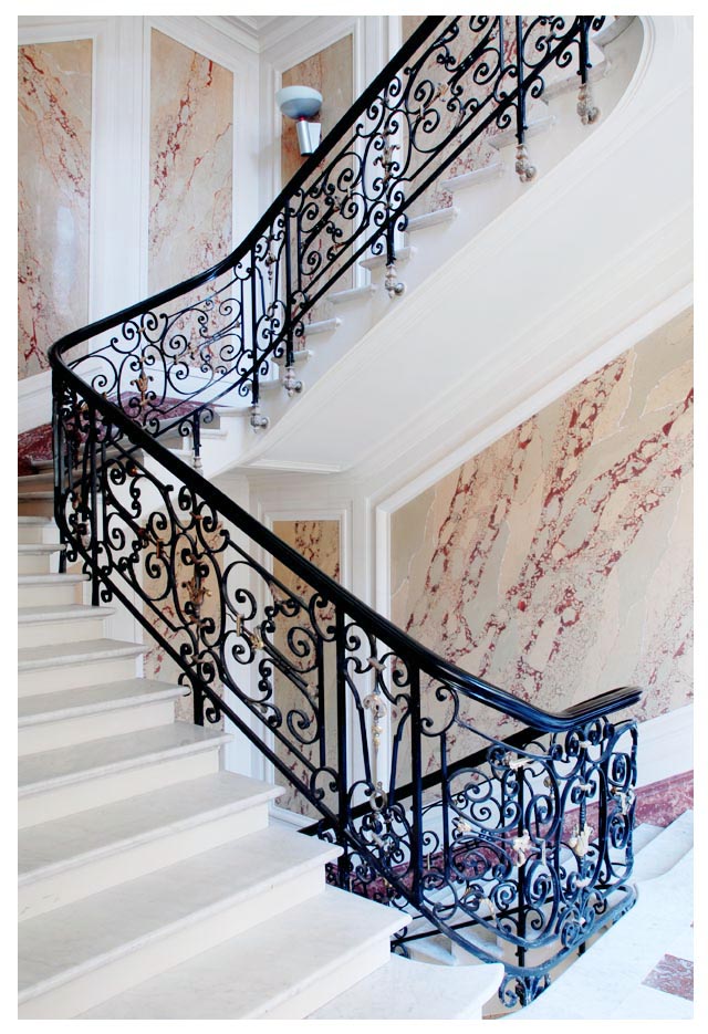 Escalier en Stuc Agence LCL Paris 8
