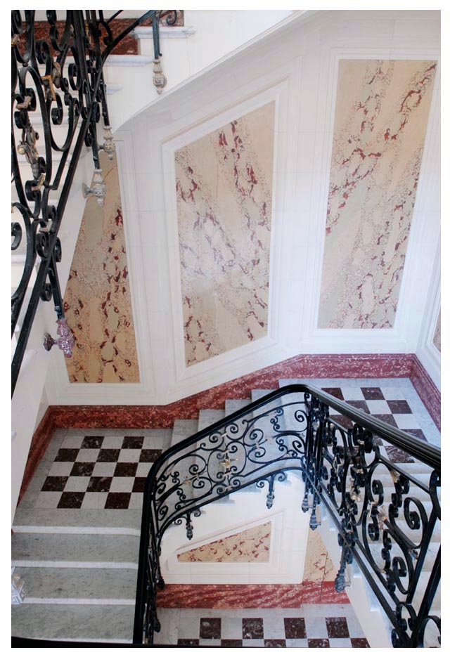 Escalier en Stuc Agence LCL Paris 9