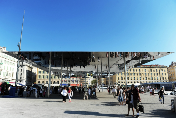 Le “Miroir” de Norman Foster à Marseille. © Photo D.Raux