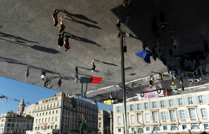Le “Miroir” de Norman Foster à Marseille. © Photo D.Raux