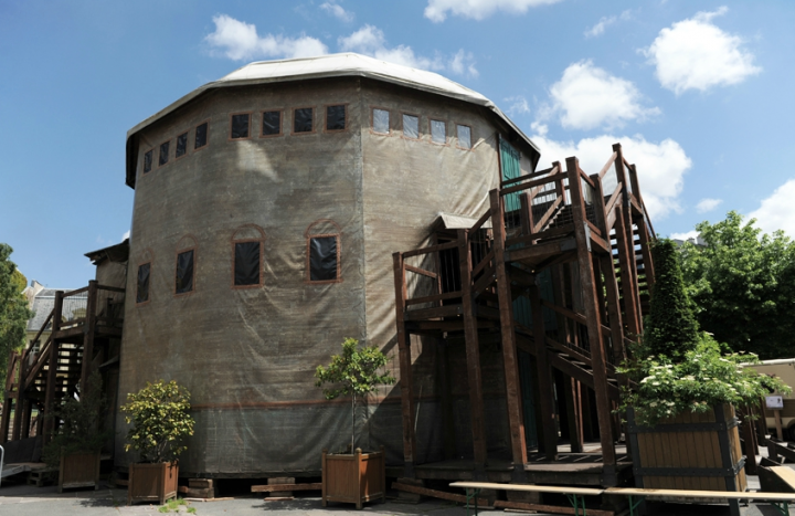 La "Tour Vagabonde", théâtre Élisabéthain à Paris.© Photos D.Raux.