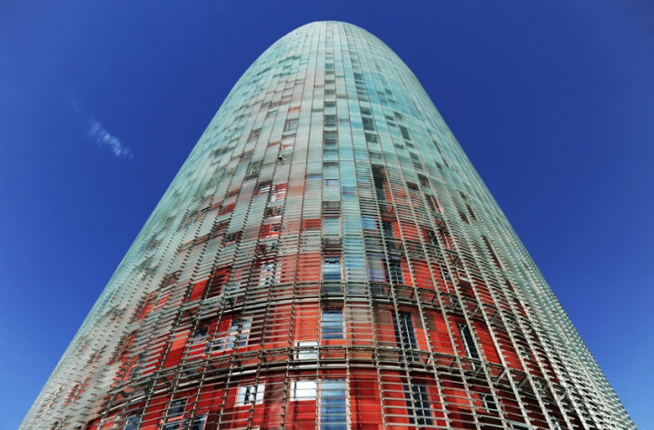 La Torre Agbar à Barcelone de Jean Nouvel architecte. © Didier Raux