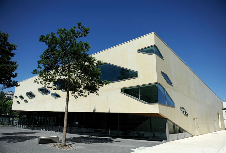 Le nouveau centre culturel Robert Doisneau à Meudon-la-Forêt. © Photo Didier Raux
