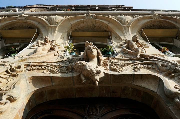 Cet immeuble, avec son désordre architectural, sa démesure ornementale,
provoque une émotion inédite. © Photo Didier Raux