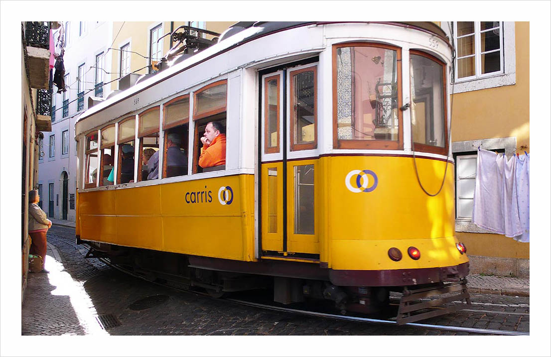 Le tram, symbole de Lisbonne – ARCHIPHOTOS