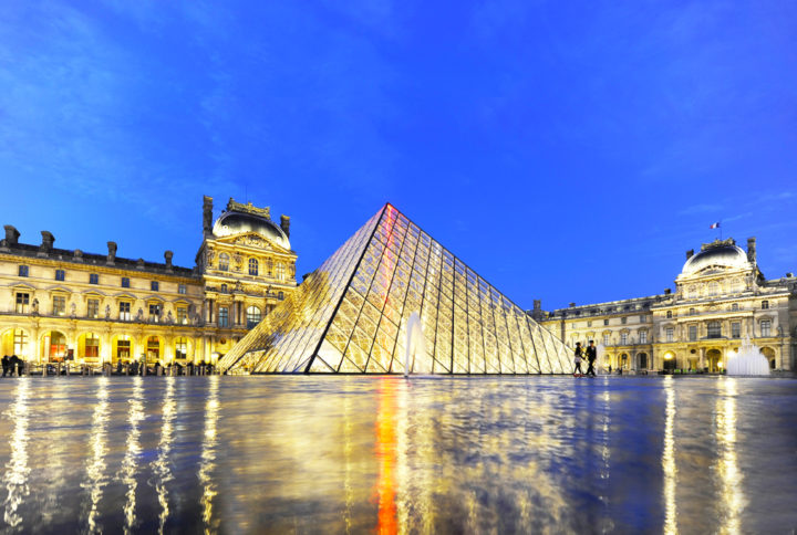 PYRAMIDE DU LOUVRE Paris © D Raux